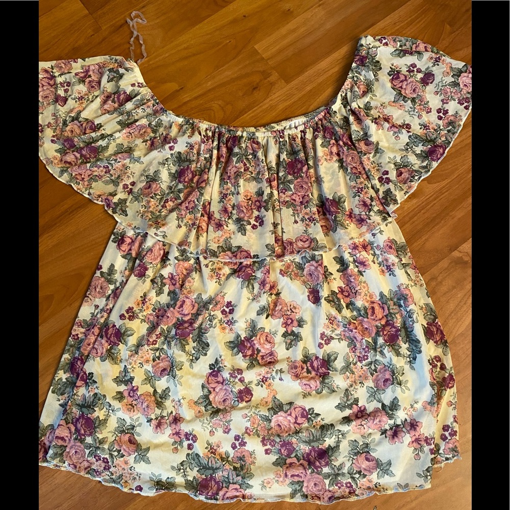 NWT floral 3x top